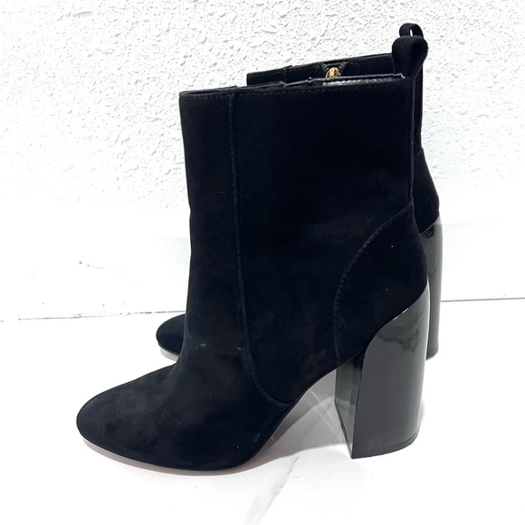 Vince Camuto Black Enverna Block Heel Bootie 8 - Picture 1 of 9